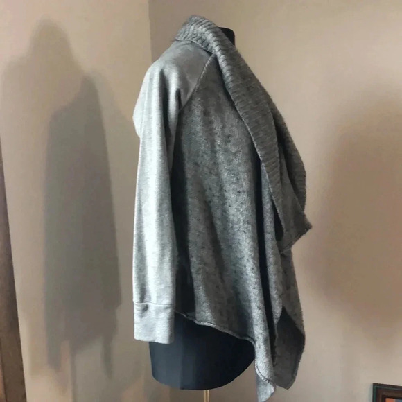 Calvin Klein Cardigan - Picture 2 of 4